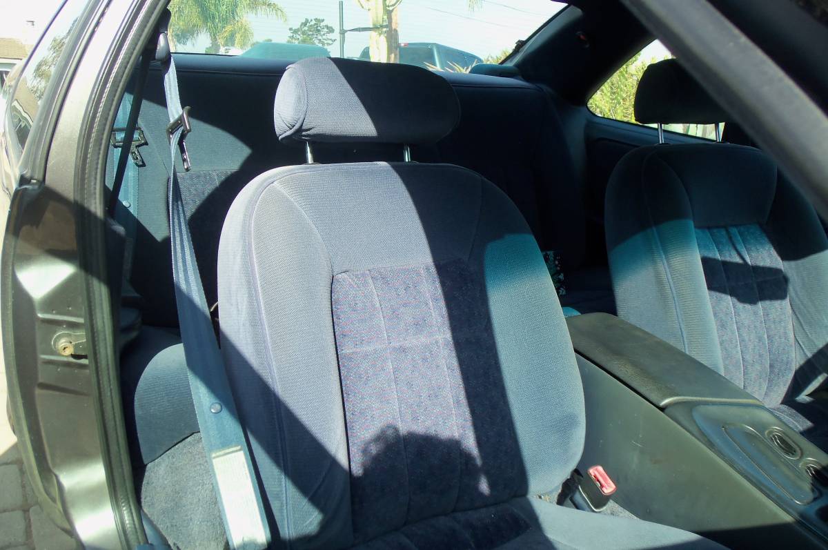 Thunderbird-lx-1994-grey-10