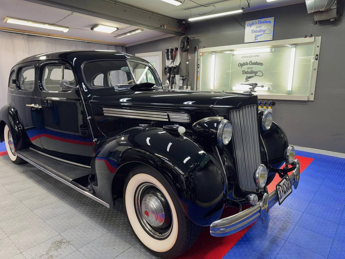 Touring-sedan-1938-black-2