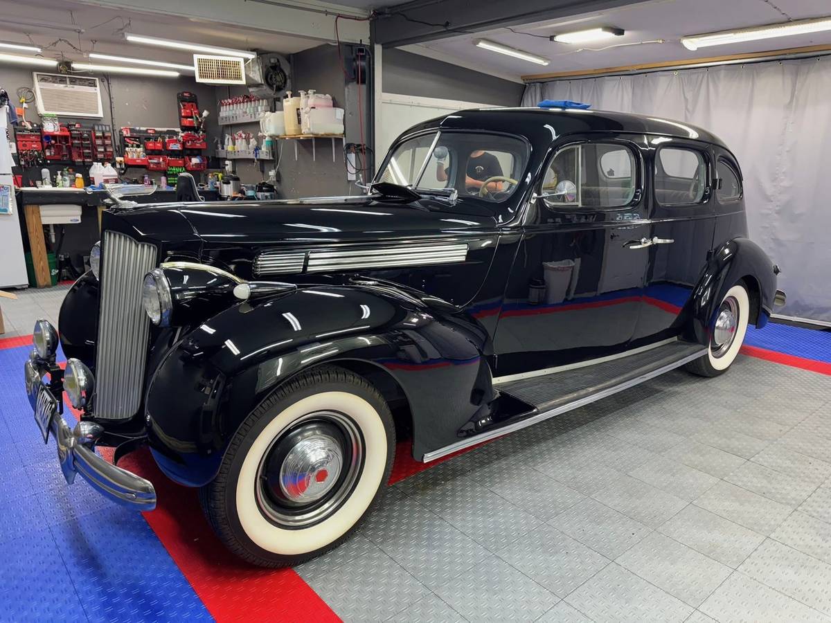 Touring-sedan-1938-black-4