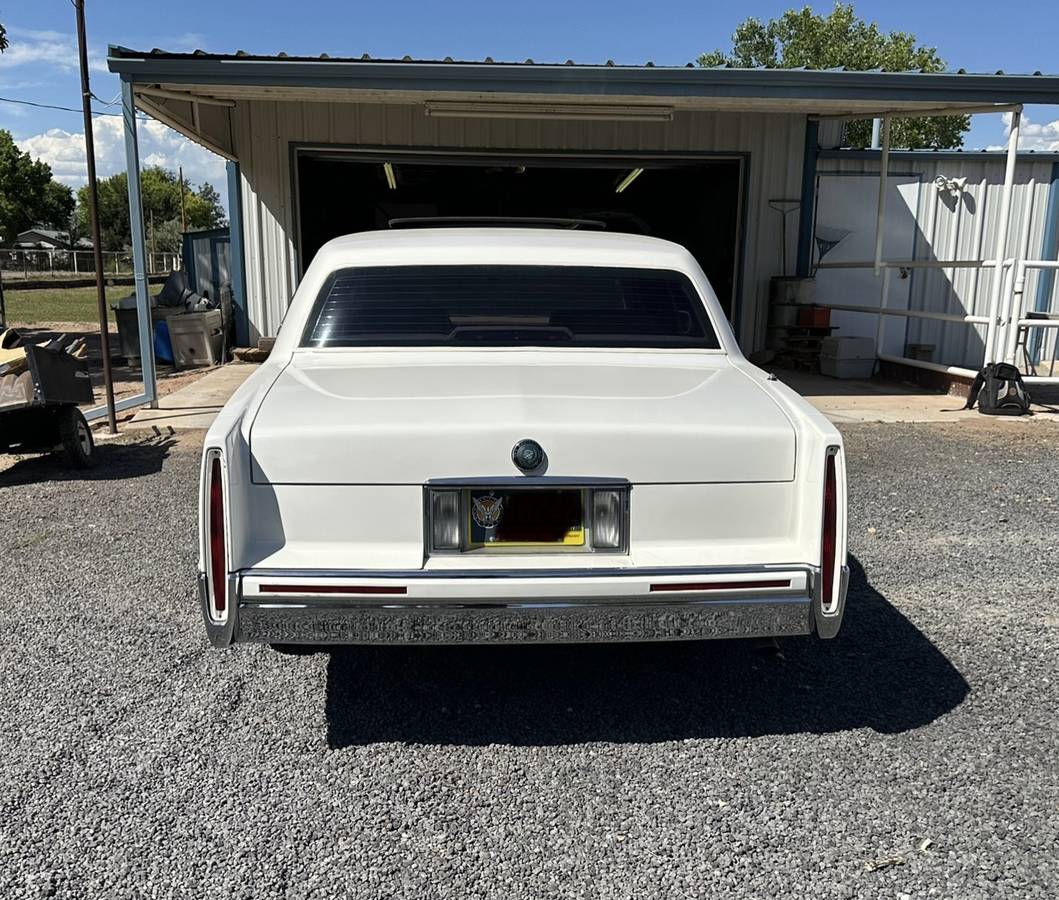 Touring-sedan-de-ville-1993-white-2