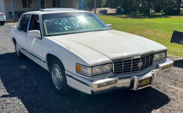 Touring-sedan-de-ville-1993-white