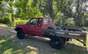 Toyota-12-Ton-Pickup-1985-Extended-Cab-Pickup-1