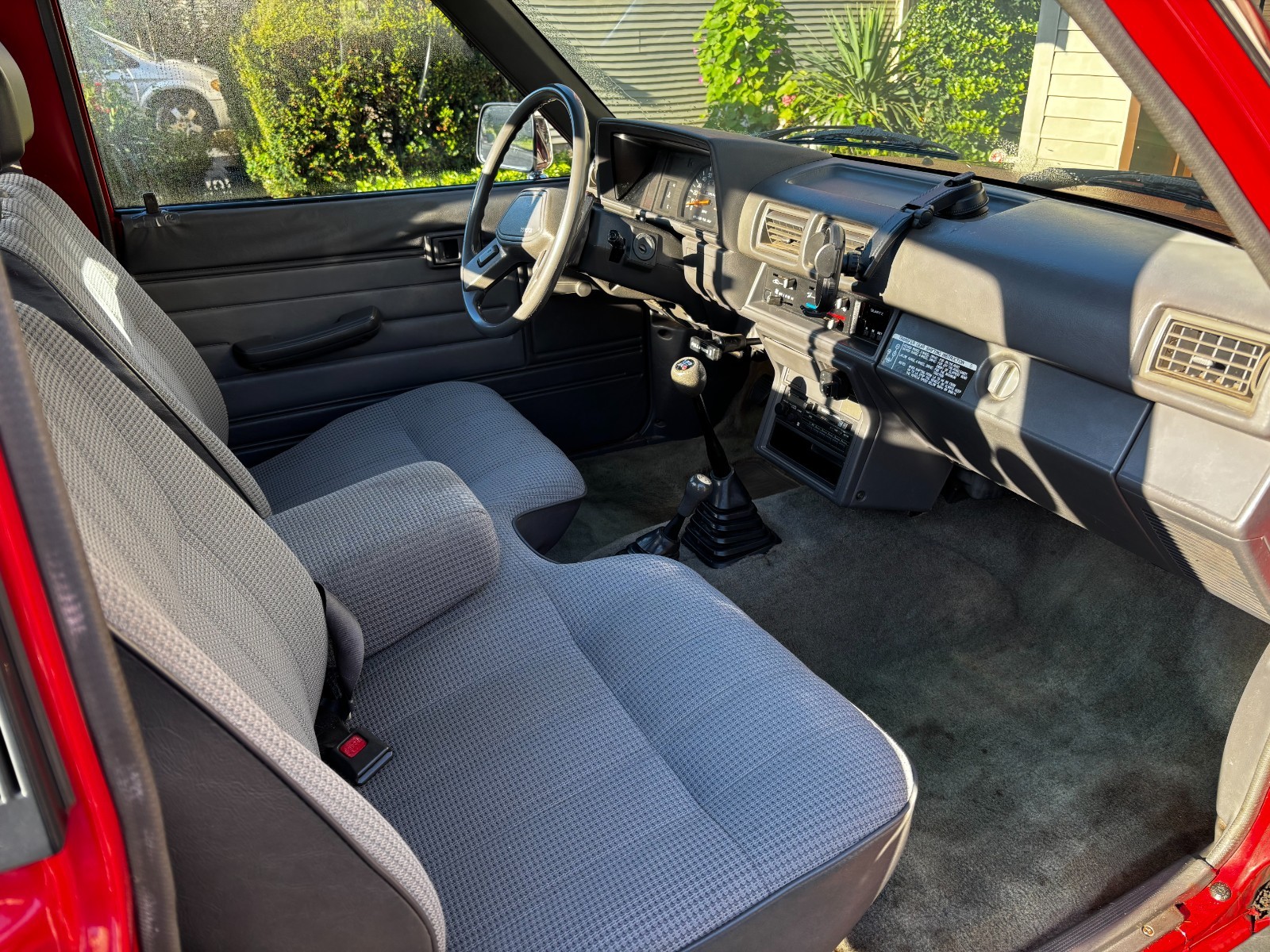 Toyota-12-Ton-Pickup-1988-Standard-Cab-Pickup-13