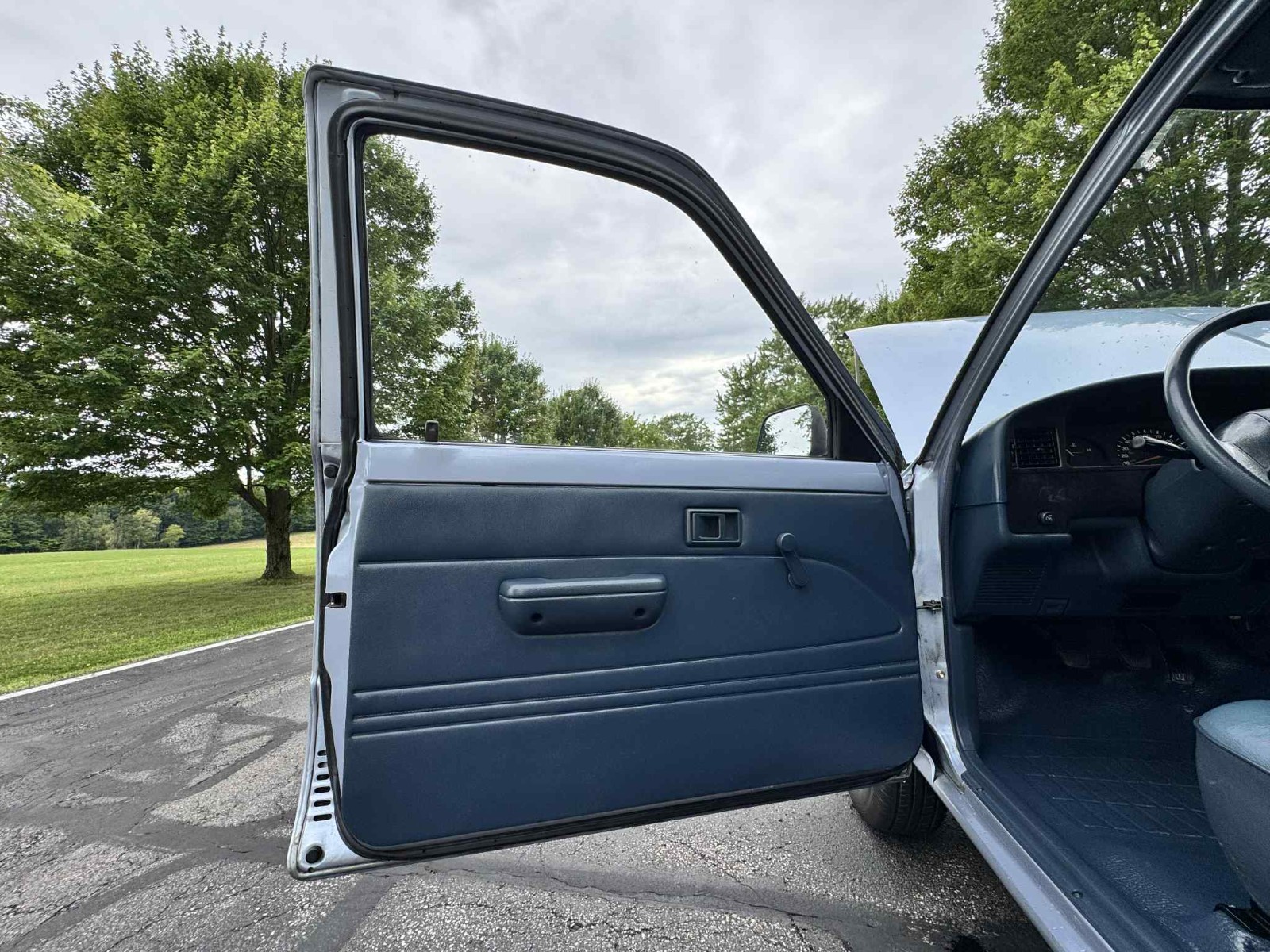 Toyota-12-Ton-Pickup-1990-Standard-Cab-Pickup-15
