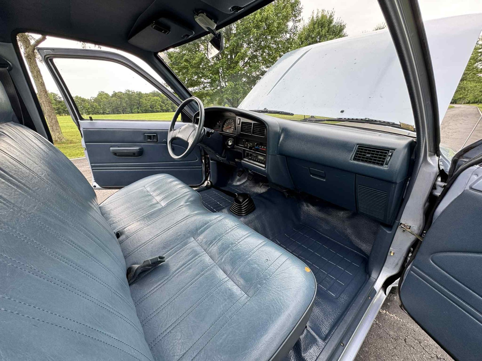 Toyota-12-Ton-Pickup-1990-Standard-Cab-Pickup-17