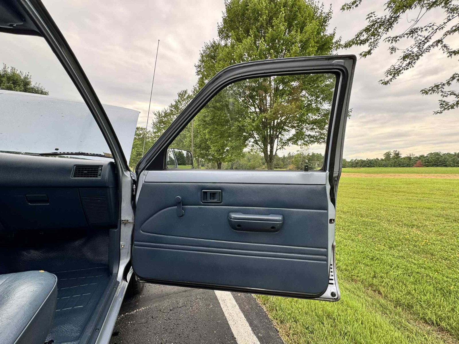 Toyota-12-Ton-Pickup-1990-Standard-Cab-Pickup-18