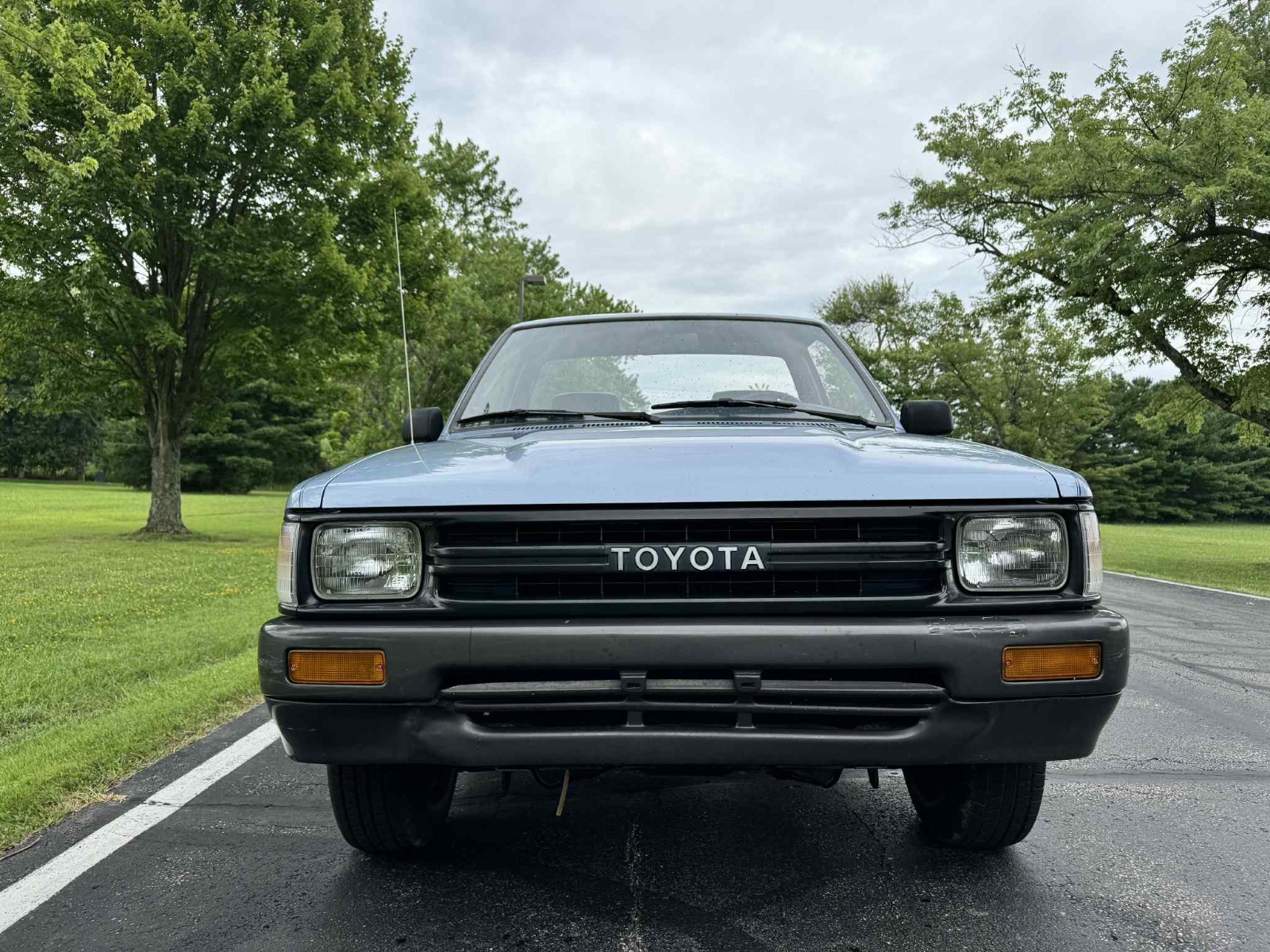 Toyota-12-Ton-Pickup-1990-Standard-Cab-Pickup-2