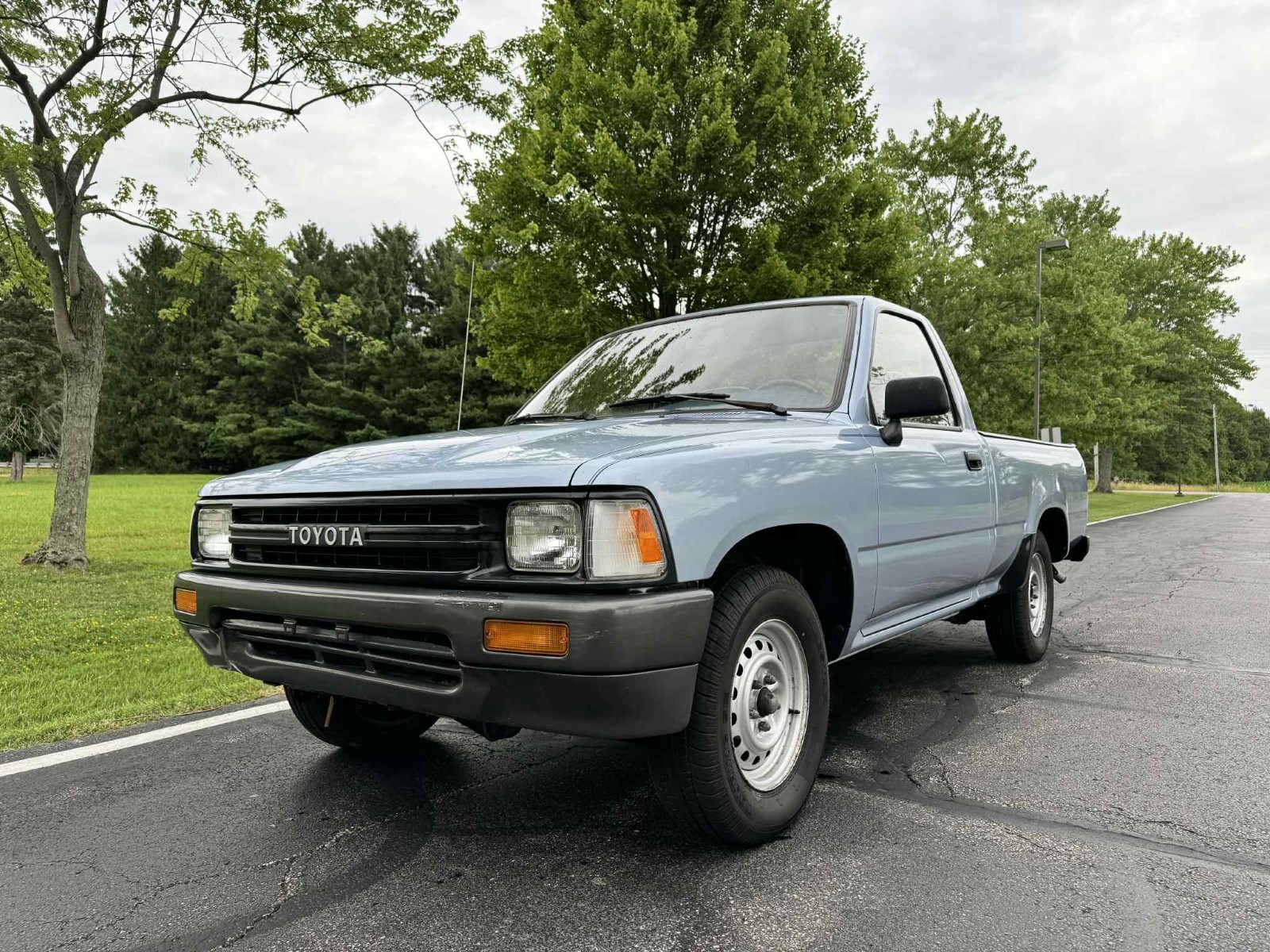 Toyota-12-Ton-Pickup-1990-Standard-Cab-Pickup-3