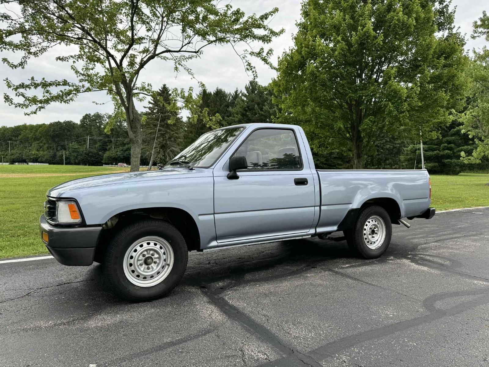 Toyota-12-Ton-Pickup-1990-Standard-Cab-Pickup-4