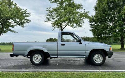 Toyota 1/2 Ton Pickup 1990 Standard Cab Pickup