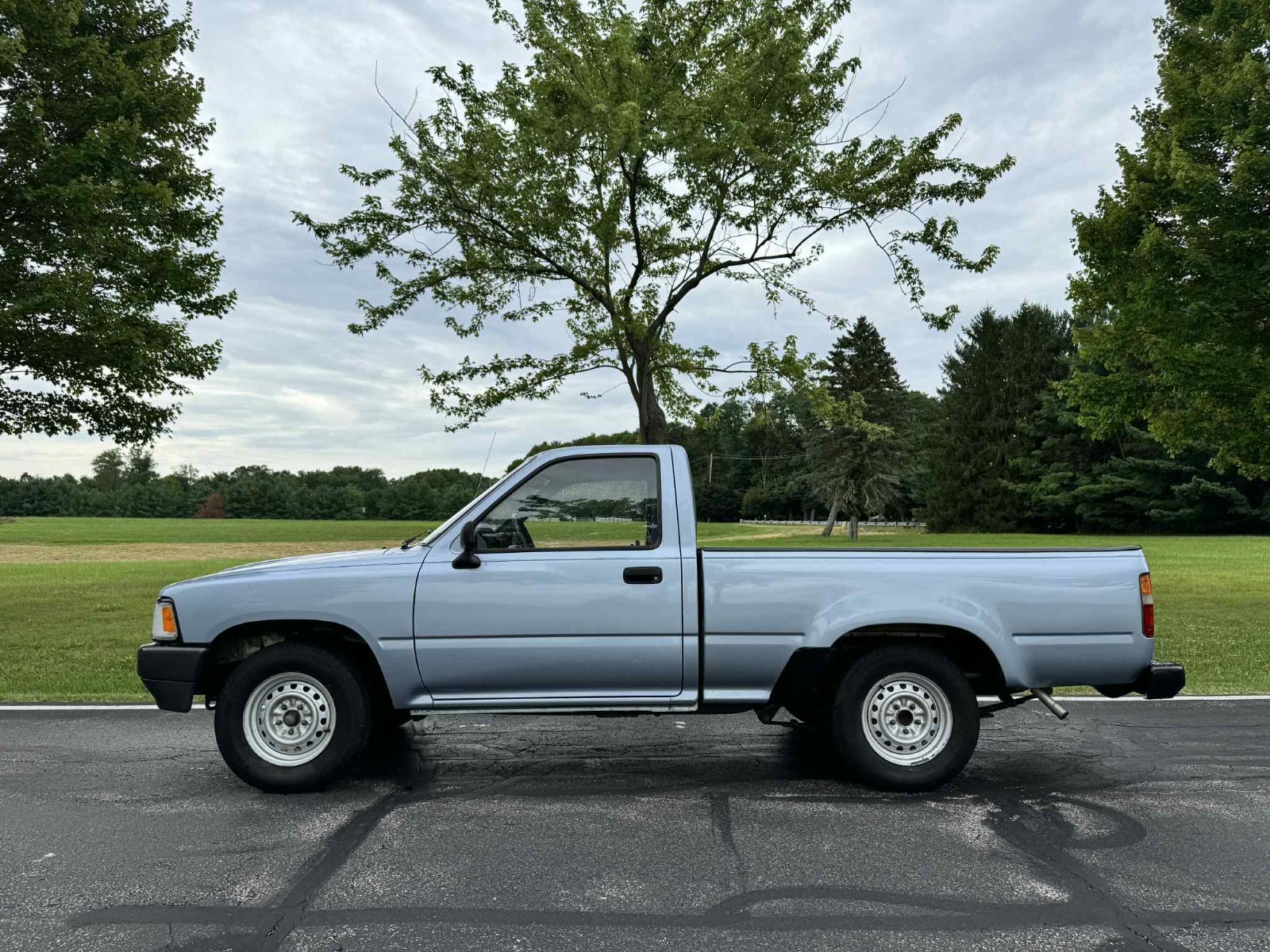 Toyota-12-Ton-Pickup-1990-Standard-Cab-Pickup-5