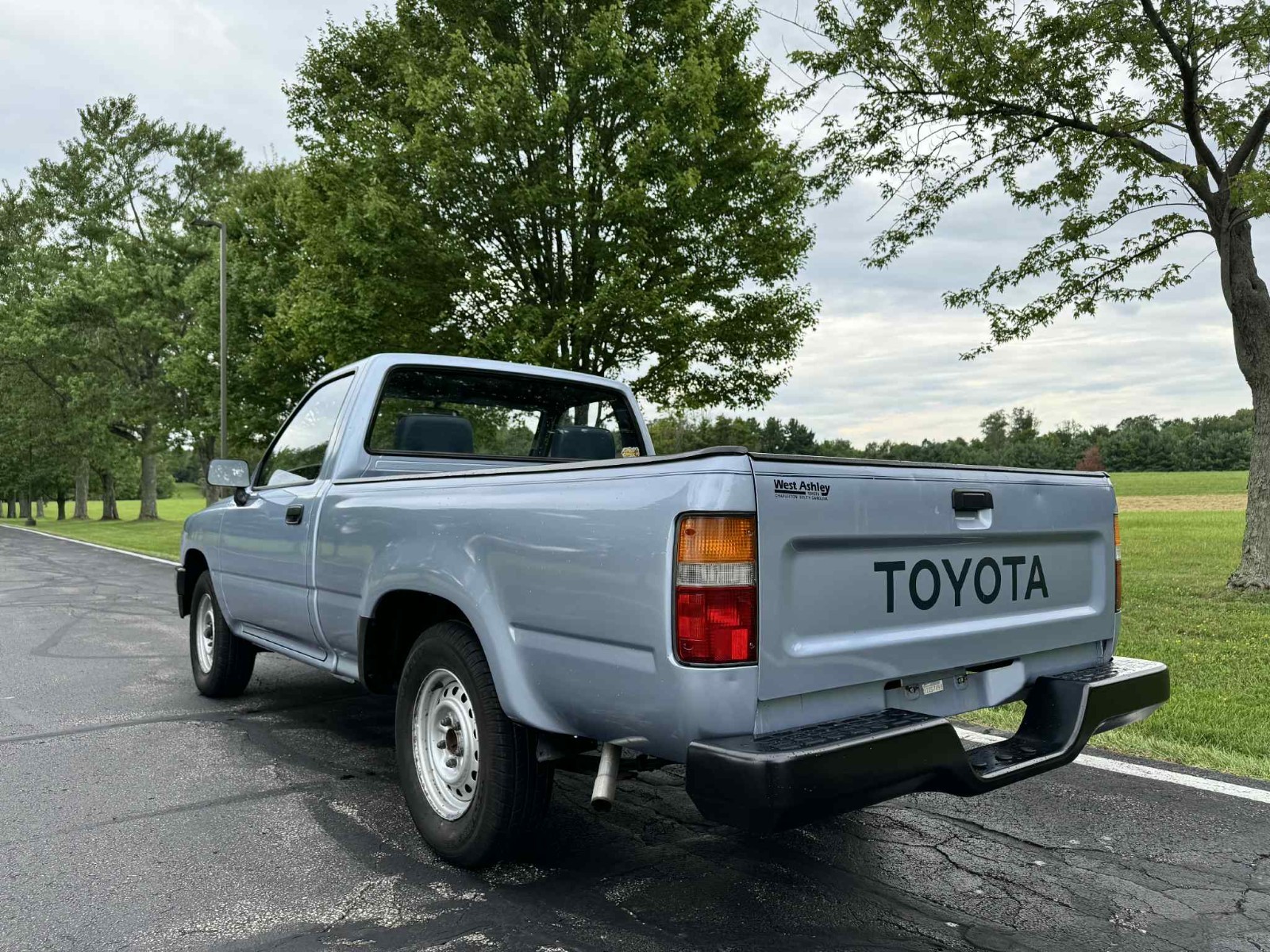 Toyota-12-Ton-Pickup-1990-Standard-Cab-Pickup-6