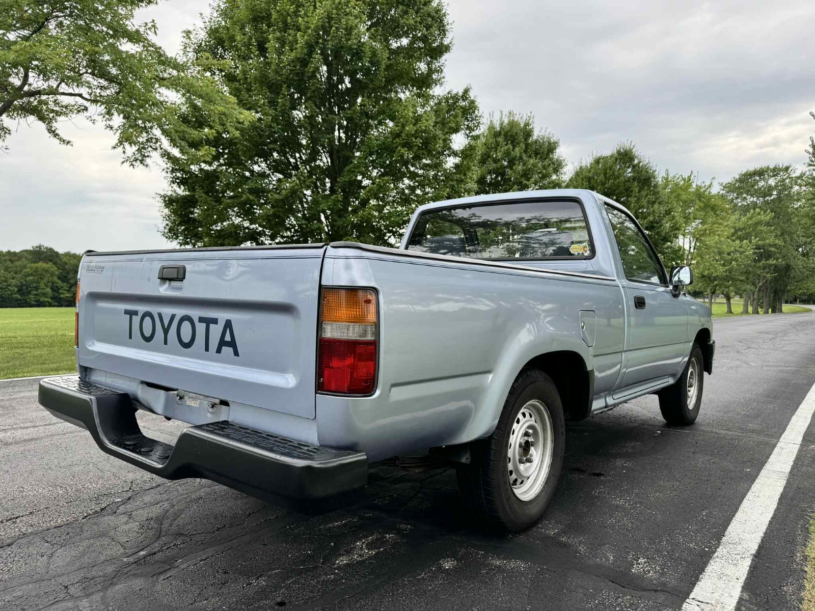 Toyota-12-Ton-Pickup-1990-Standard-Cab-Pickup-9