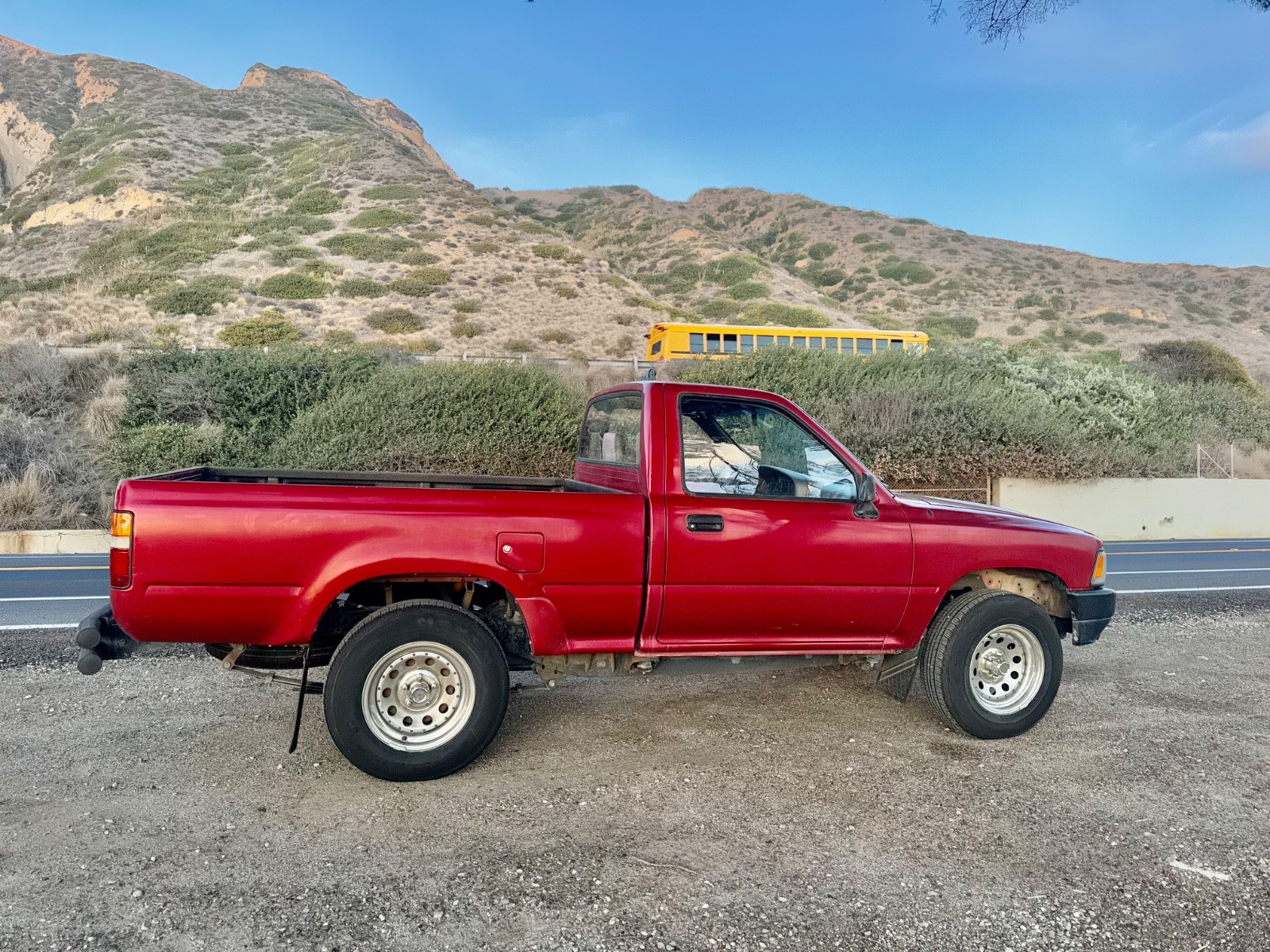 Toyota-12-Ton-Pickup-1993-2