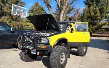 Toyota-1979-yellow-3