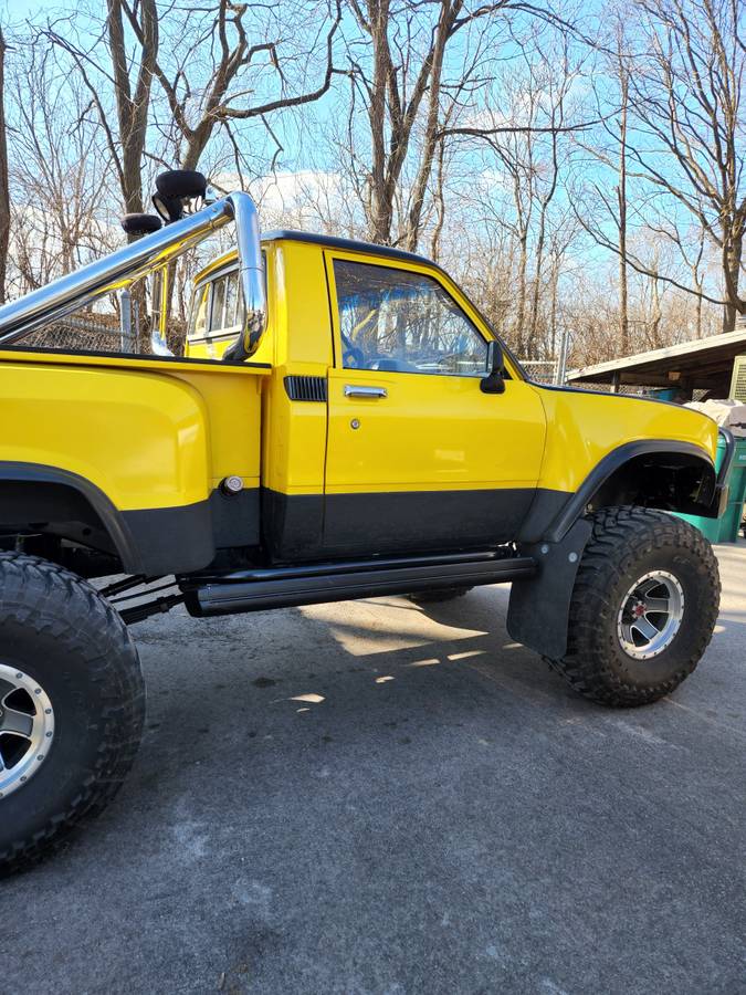 Toyota-1979-yellow