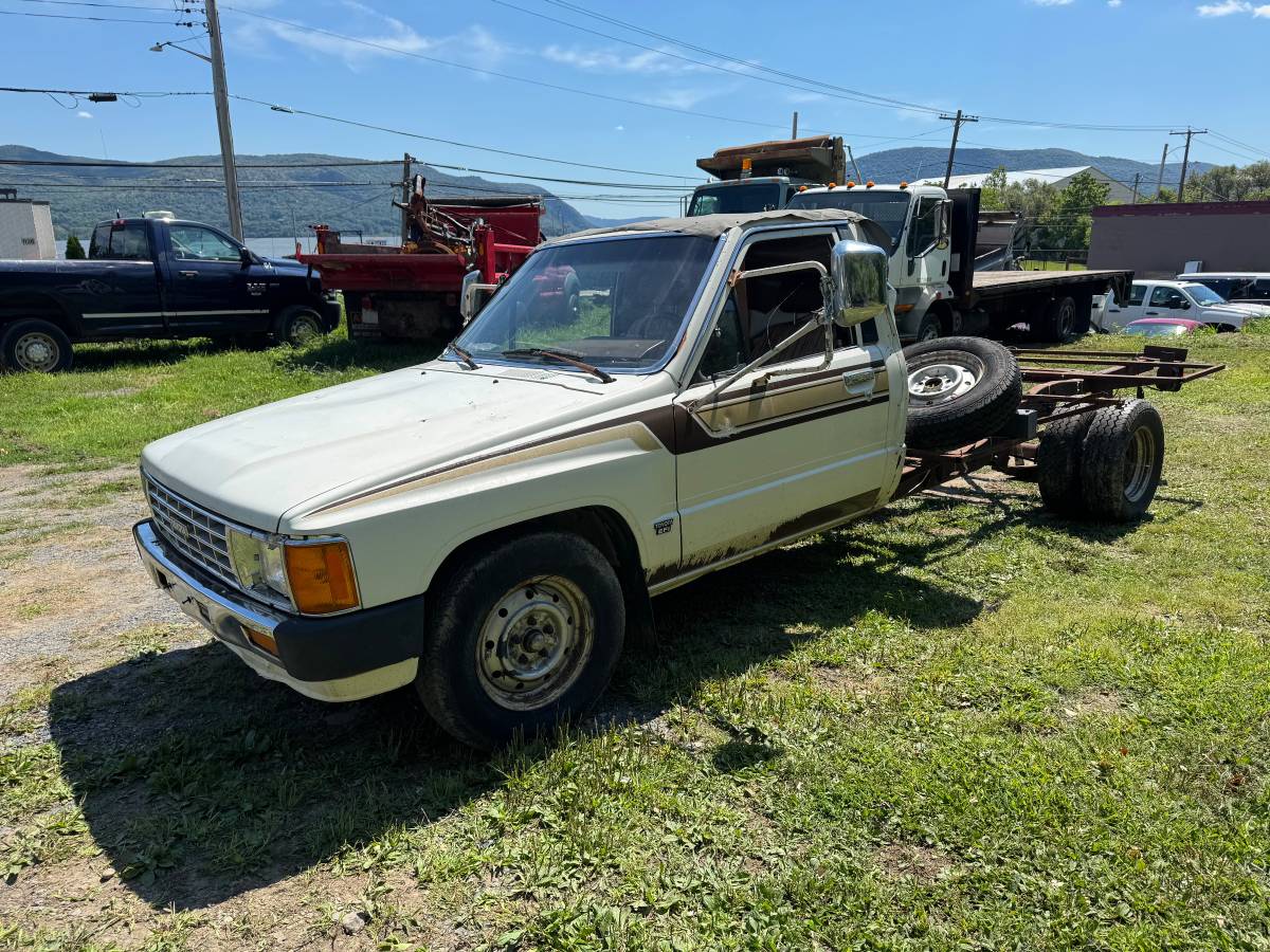 Toyota-22r-1987-custom-1