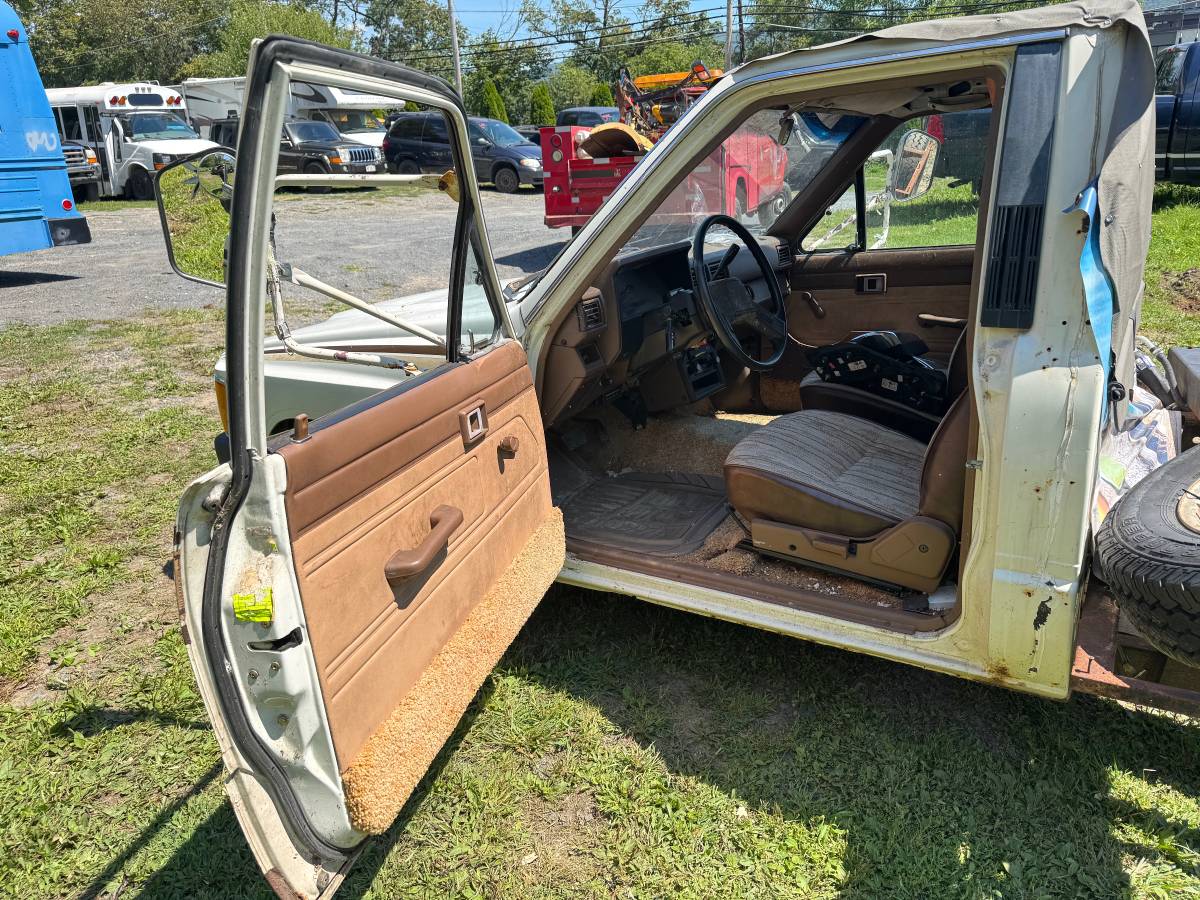 Toyota-22r-1987-custom-7
