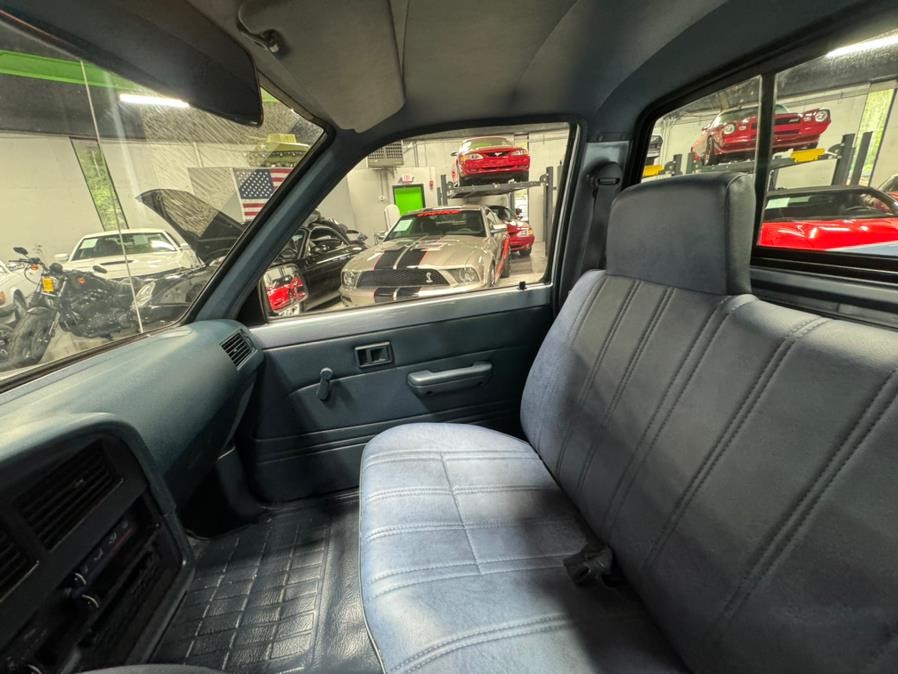 Toyota-2WD-Pickups-1989-Pickup-Truck-13