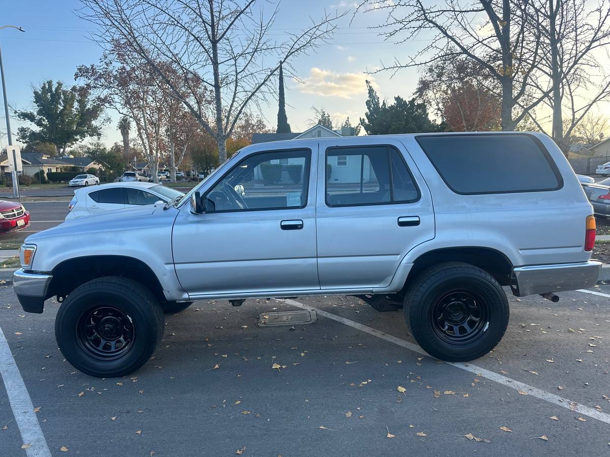 Toyota-4-runner-1992-10