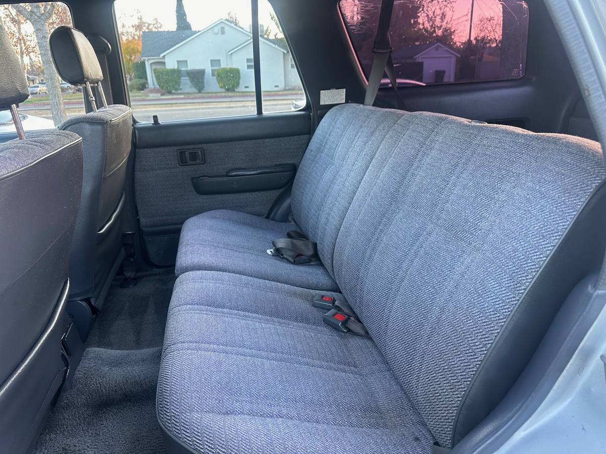 Toyota-4-runner-1992-3