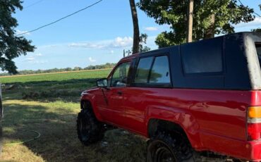 Toyota-4-runner-deluxe-1987-red-3