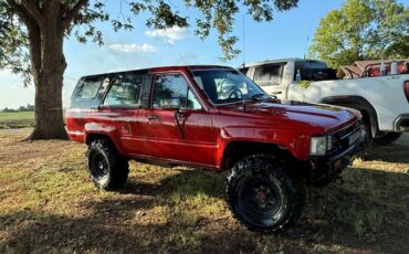 Toyota-4-runner-deluxe-1987-red