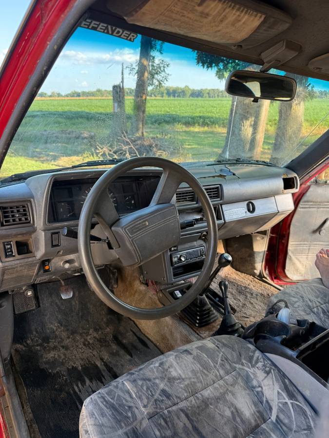 Toyota-4-runner-deluxe-1987-red-4