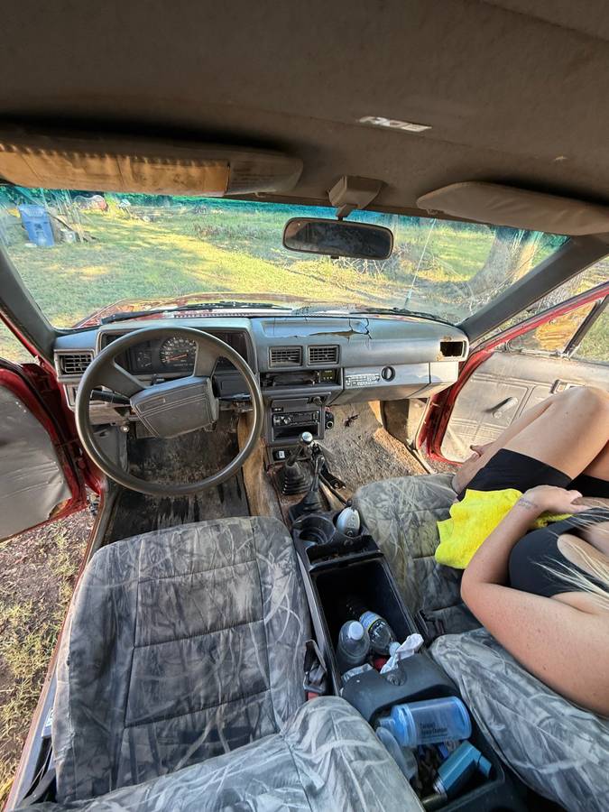 Toyota-4-runner-deluxe-1987-red-5