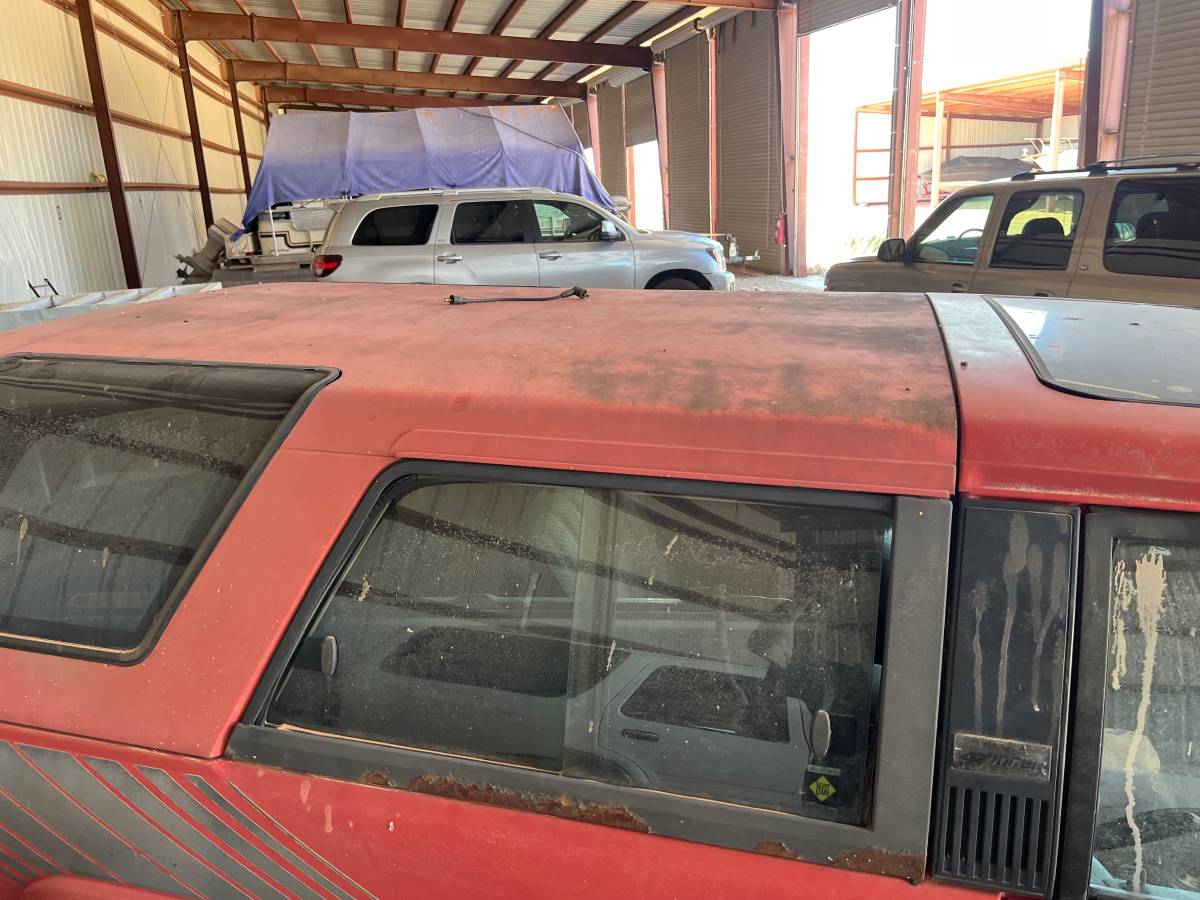 Toyota-4-runner-sr5-1988-red-15