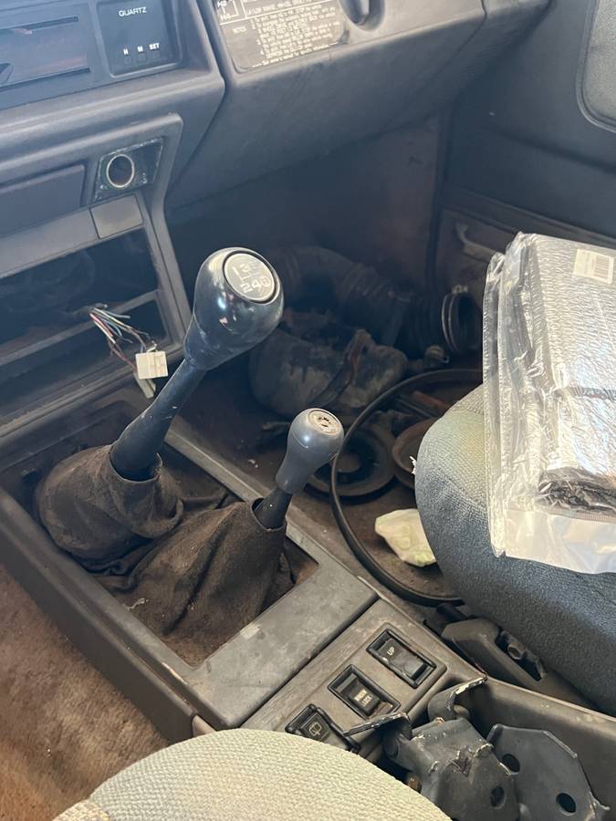 Toyota-4-runner-sr5-1988-red-3