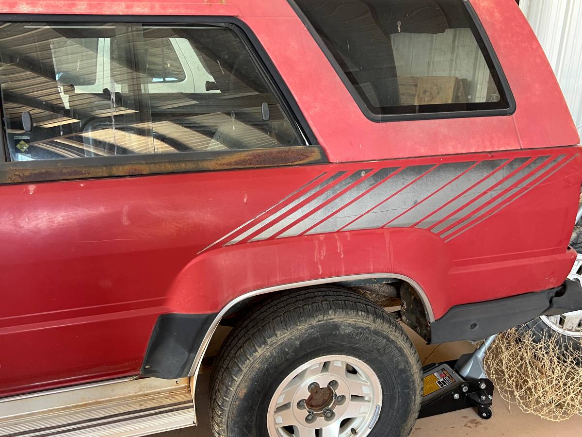 Toyota-4-runner-sr5-1988-red-6