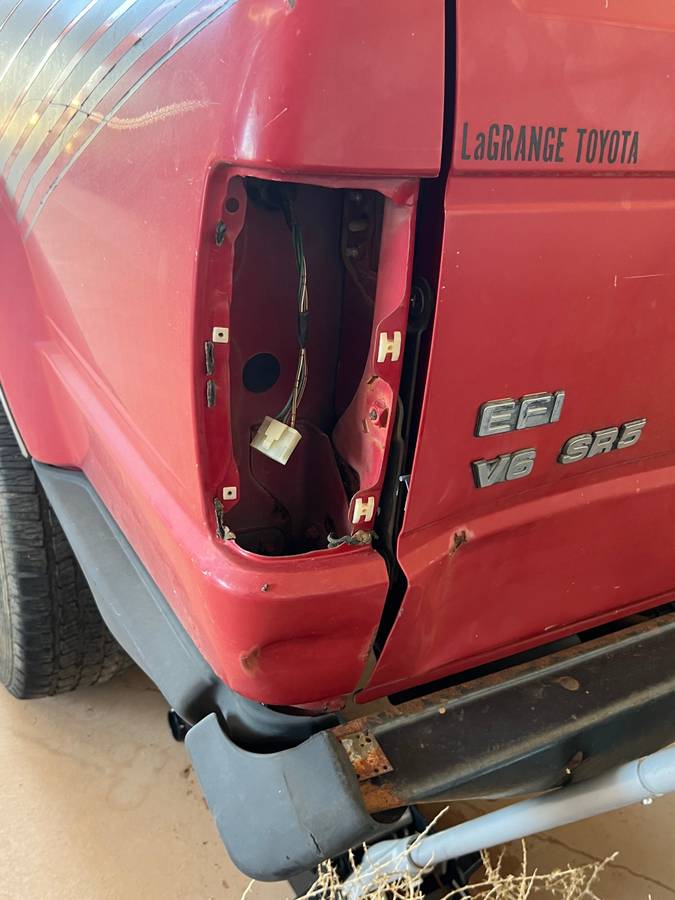 Toyota-4-runner-sr5-1988-red-8