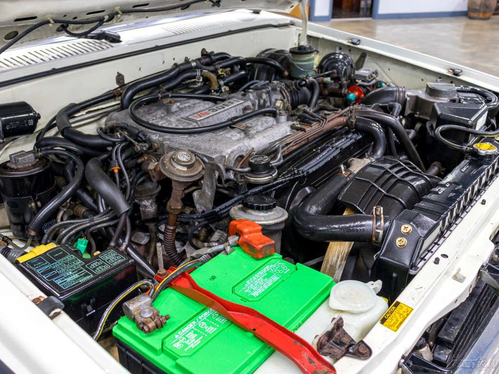 Toyota-4Runner-1988-SUV-12