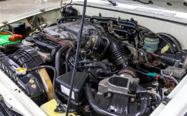 Toyota-4Runner-1988-SUV-15