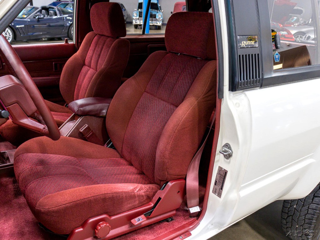 Toyota-4Runner-1988-SUV-23