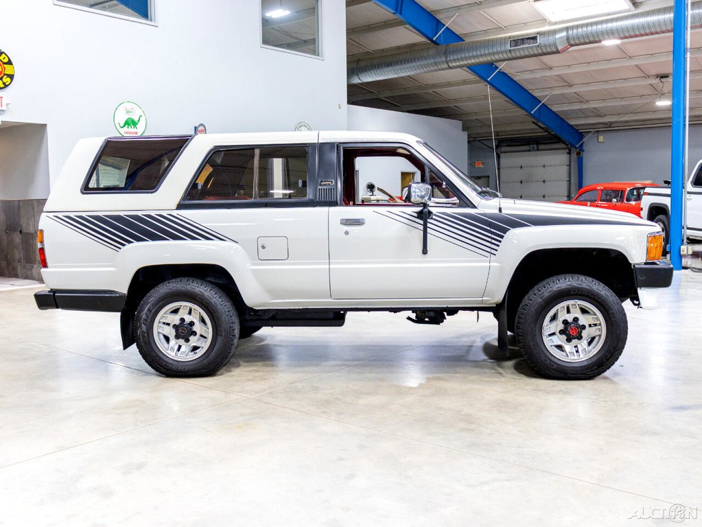 Toyota-4Runner-1988-SUV-7