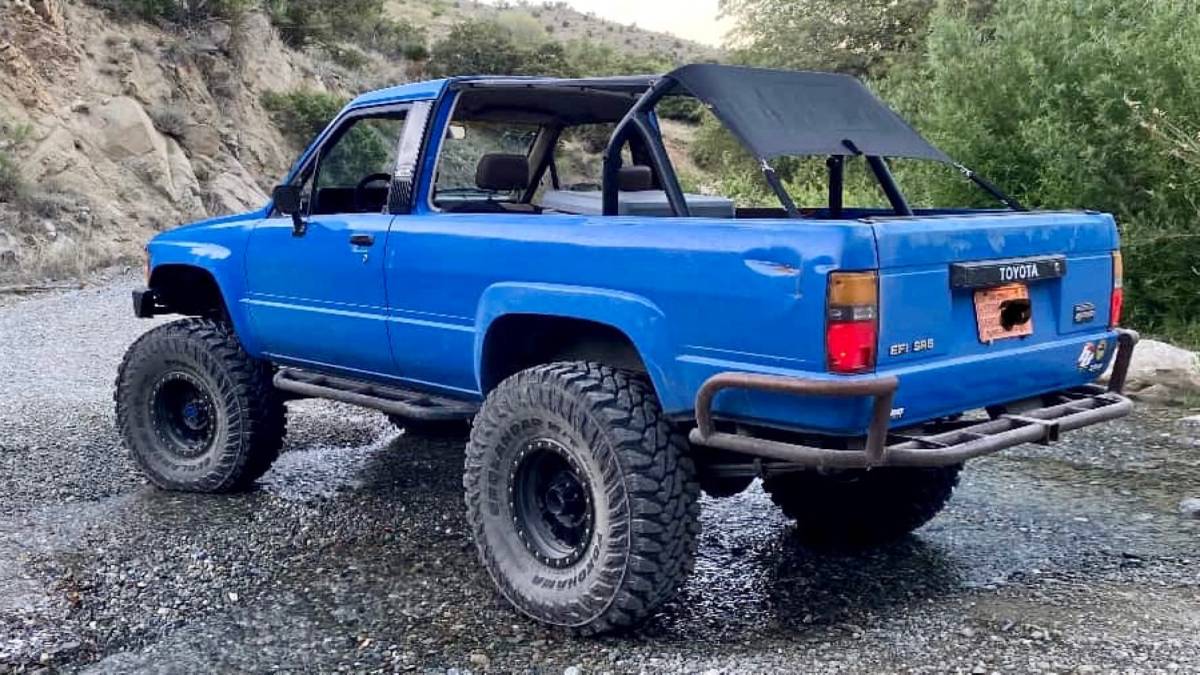 Toyota-4runner-1985-blue-2