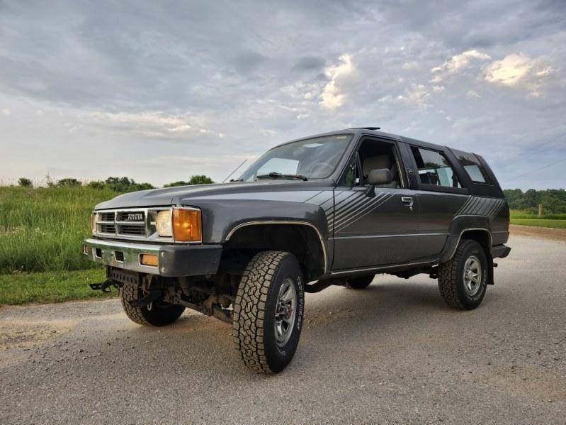 Toyota-4runner-1987-grey-1