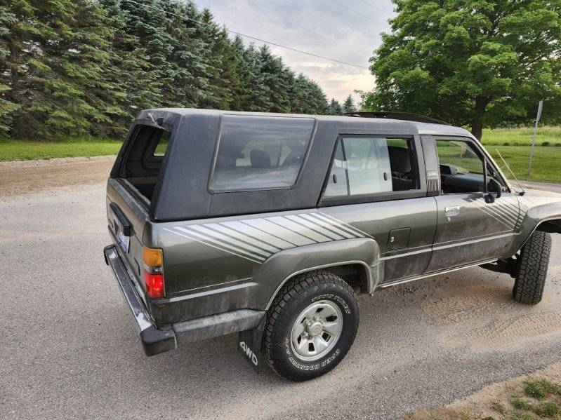 Toyota-4runner-1987-grey-2