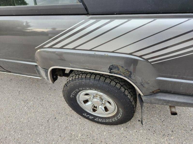 Toyota-4runner-1987-grey-3