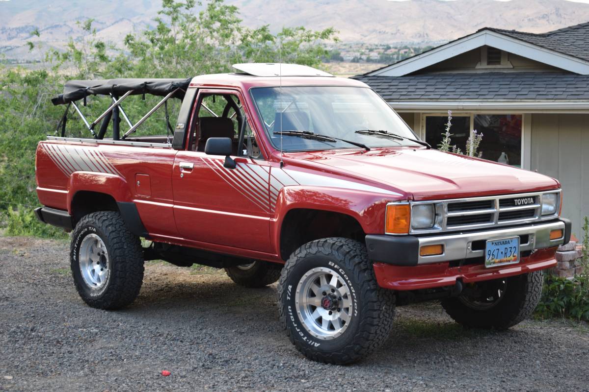 Toyota-4runner-1988-23