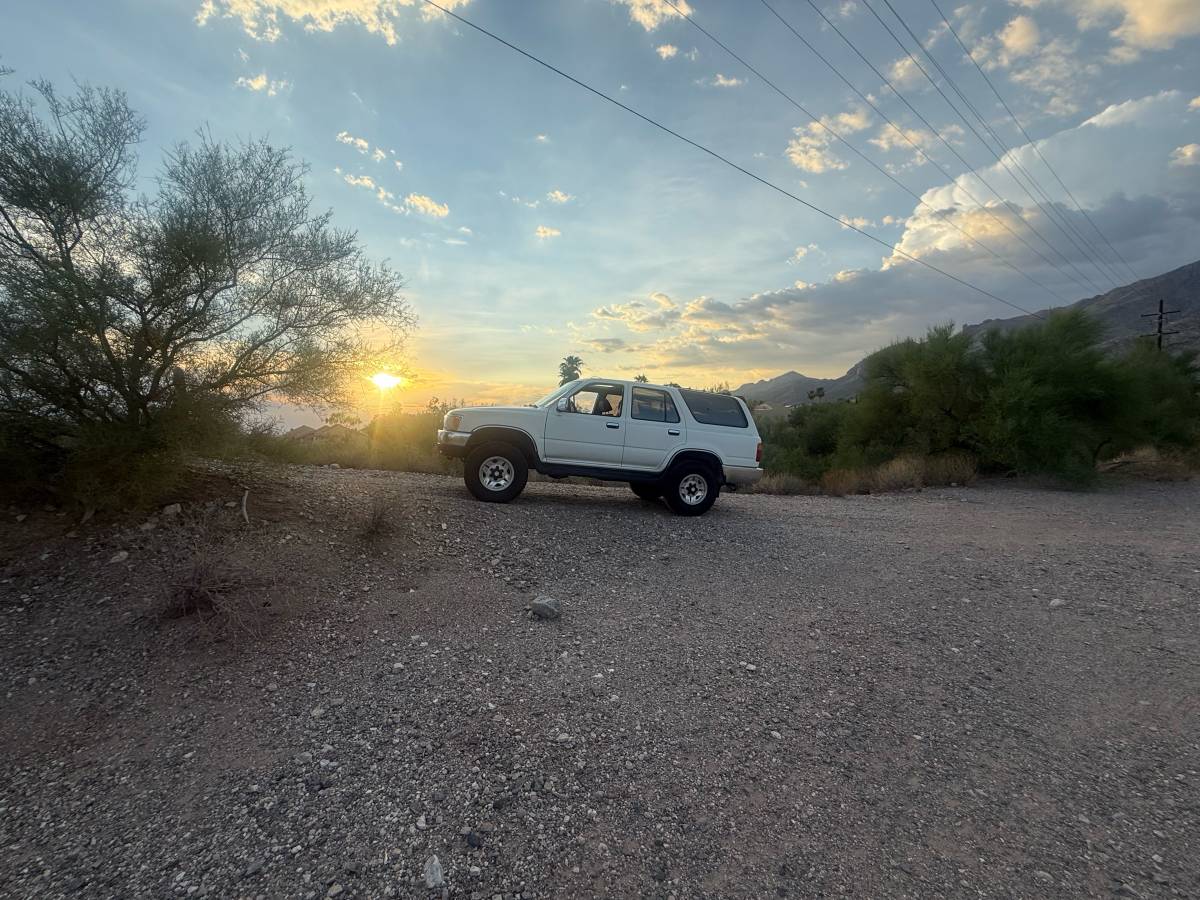 Toyota-4runner-1992-white-1