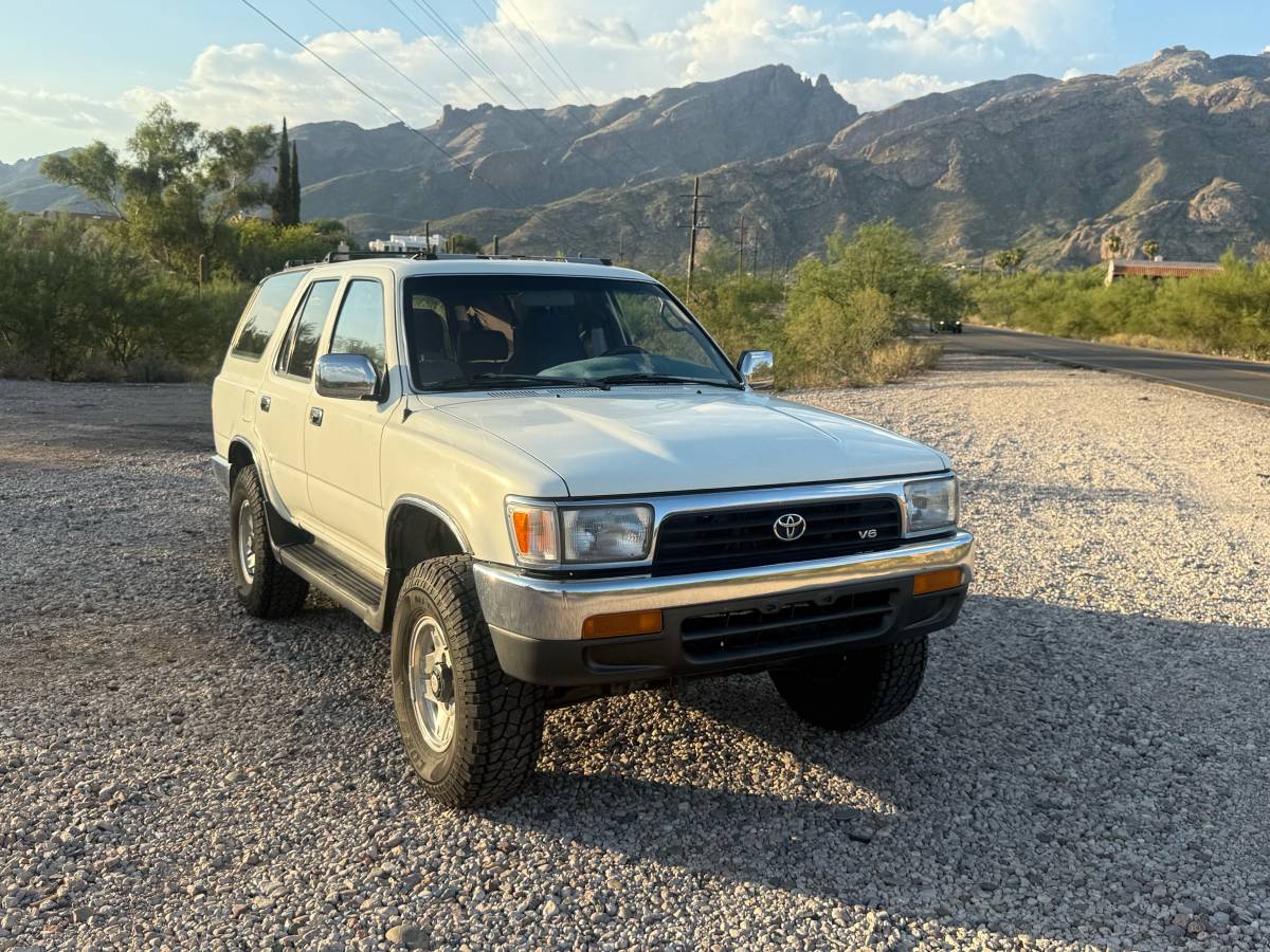 Toyota-4runner-1992-white-10