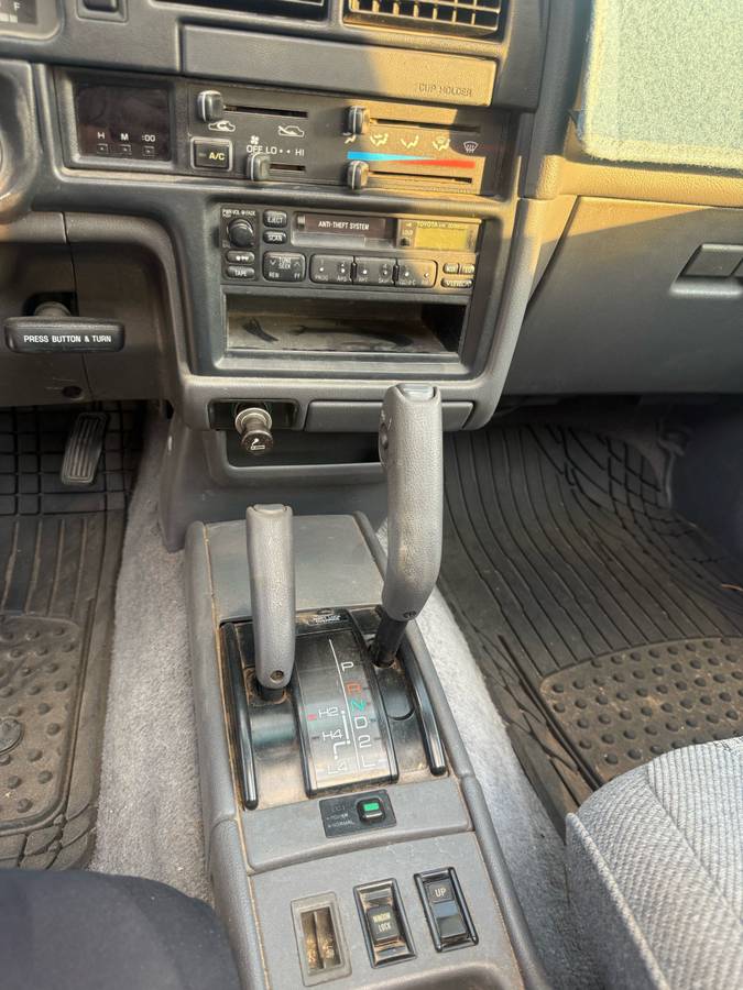Toyota-4runner-1992-white-12