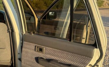 Toyota-4runner-1992-white-18