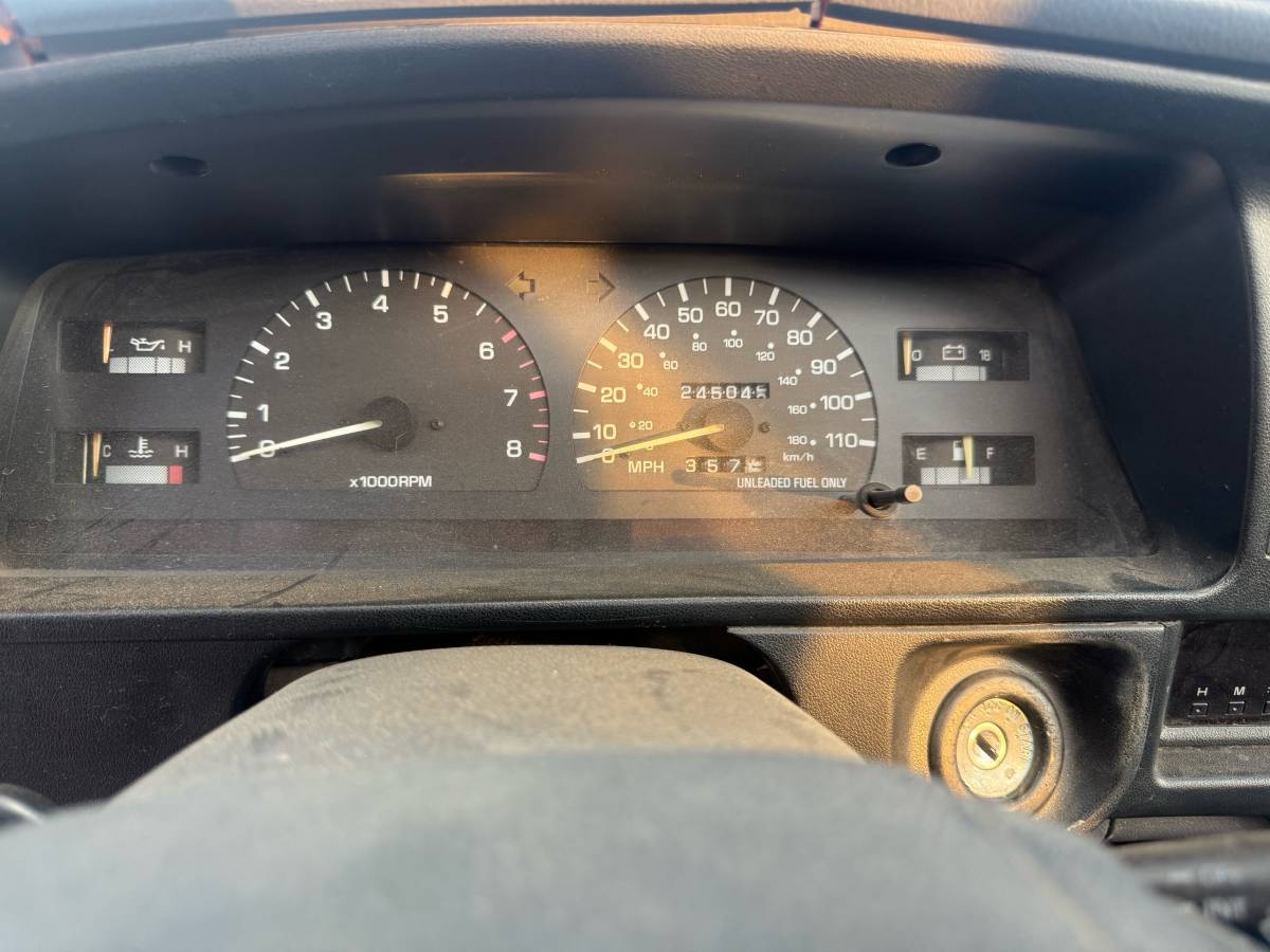 Toyota-4runner-1992-white-5