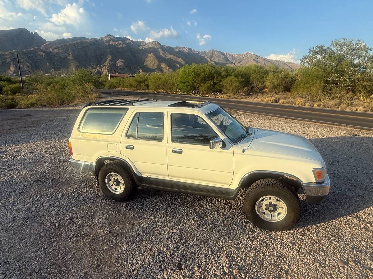 Toyota-4runner-1992-white-7