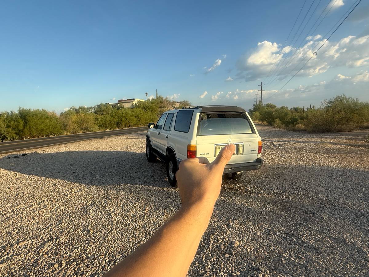 Toyota-4runner-1992-white-8