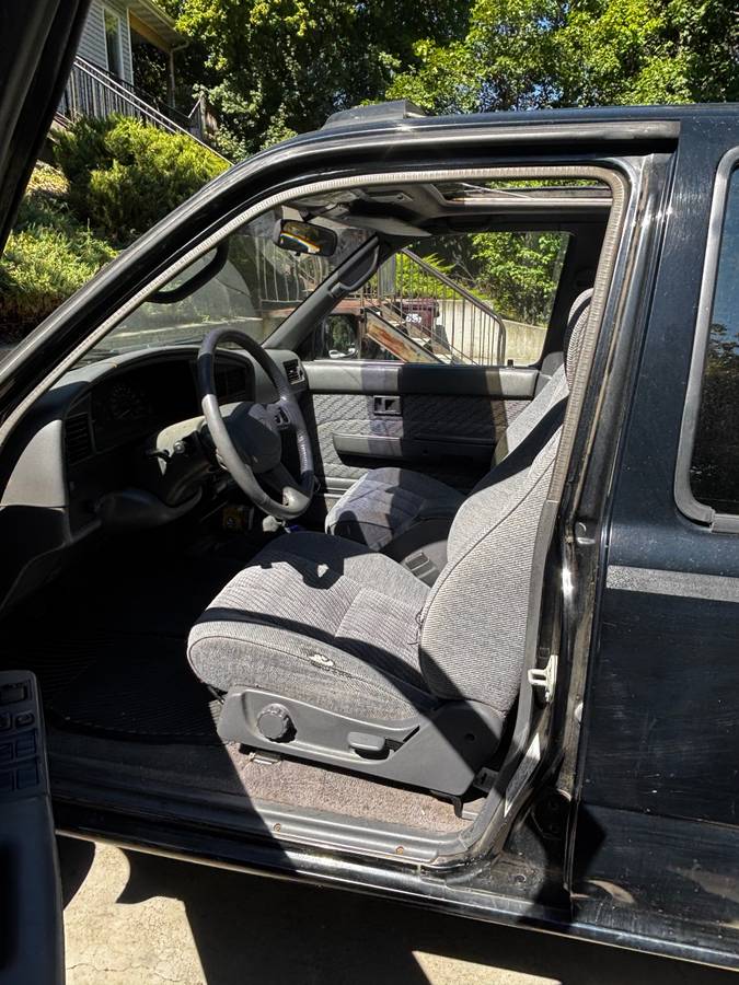Toyota-4runner-1994-black-2